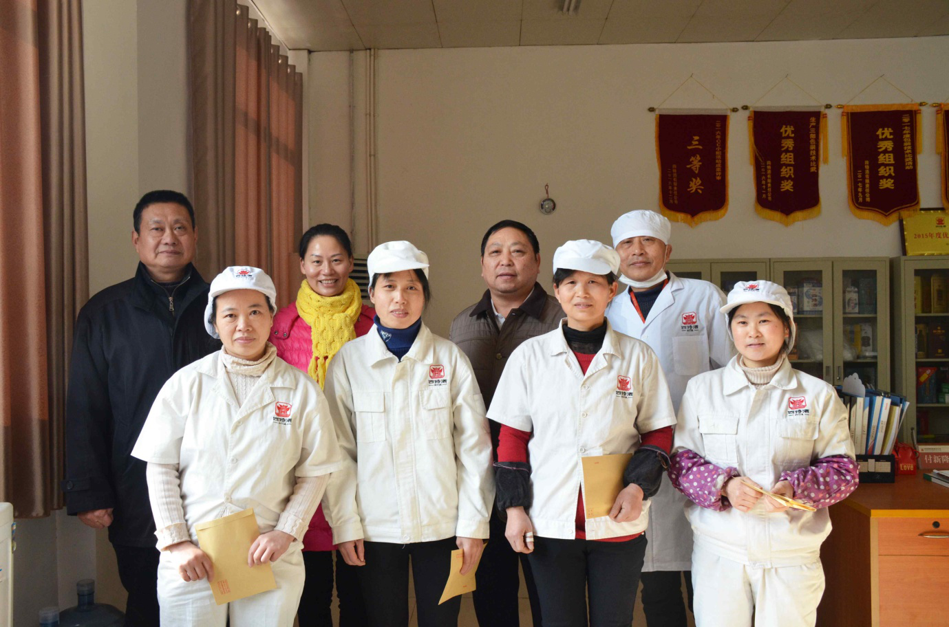 四特酒公司工會(huì)春節(jié)前走訪慰問困難員工